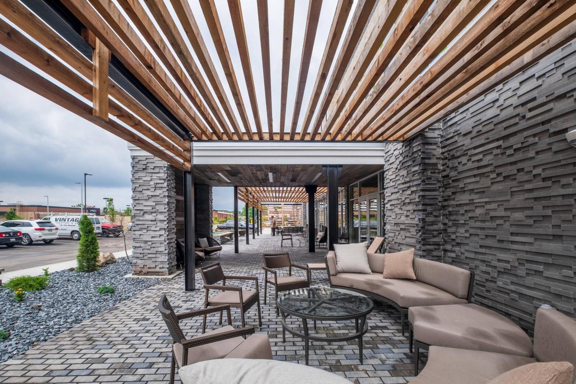 Courtyard By Marriott Toledo West Hotel Exterior photo