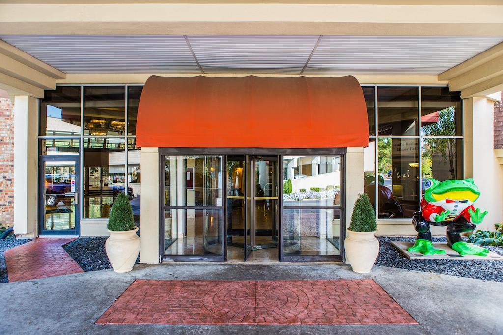 Courtyard By Marriott Toledo West Hotel Exterior photo