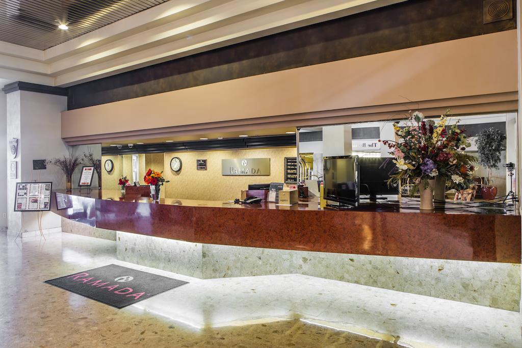 Courtyard By Marriott Toledo West Hotel Exterior photo