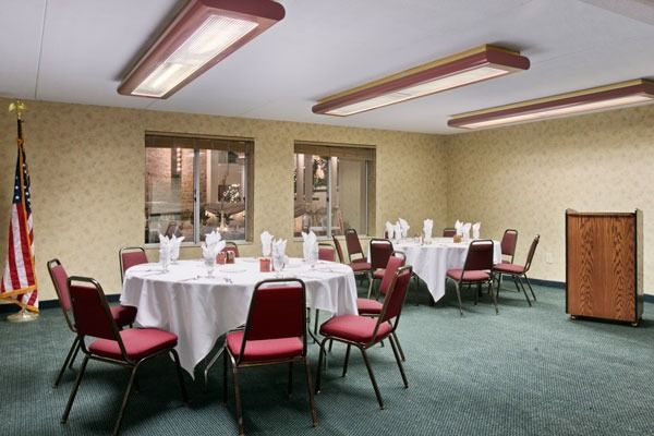 Courtyard By Marriott Toledo West Hotel Facilities photo