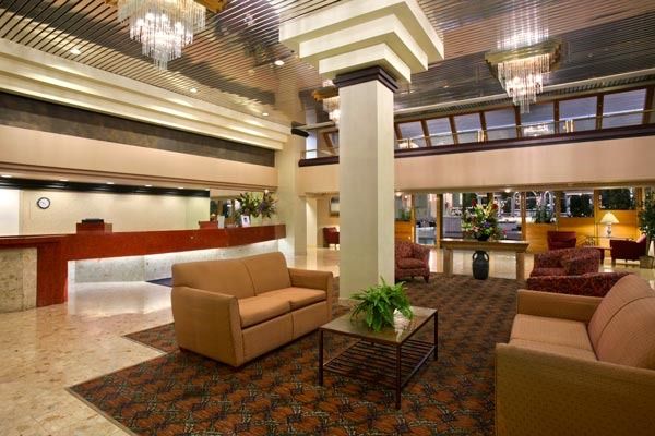 Courtyard By Marriott Toledo West Hotel Interior photo